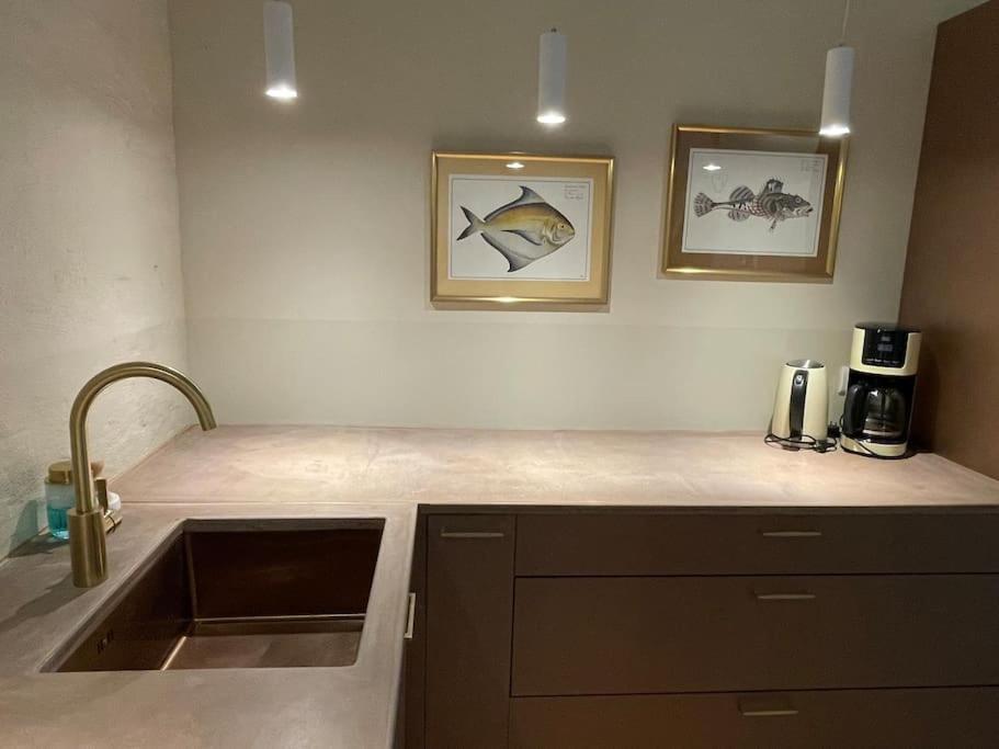 Grosse Wohnung Mit Loggia テンプリーン エクステリア 写真