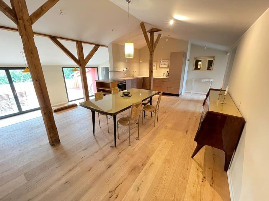 Grosse Wohnung Mit Loggia テンプリーン エクステリア 写真