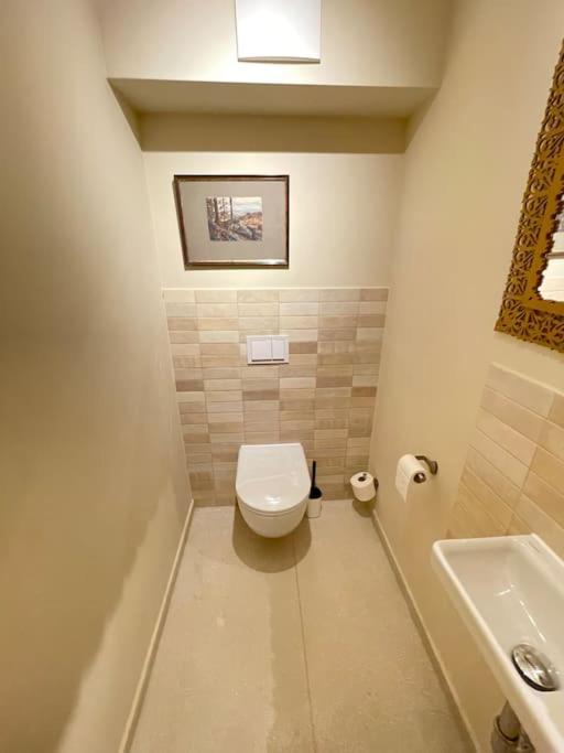 Grosse Wohnung Mit Loggia テンプリーン エクステリア 写真