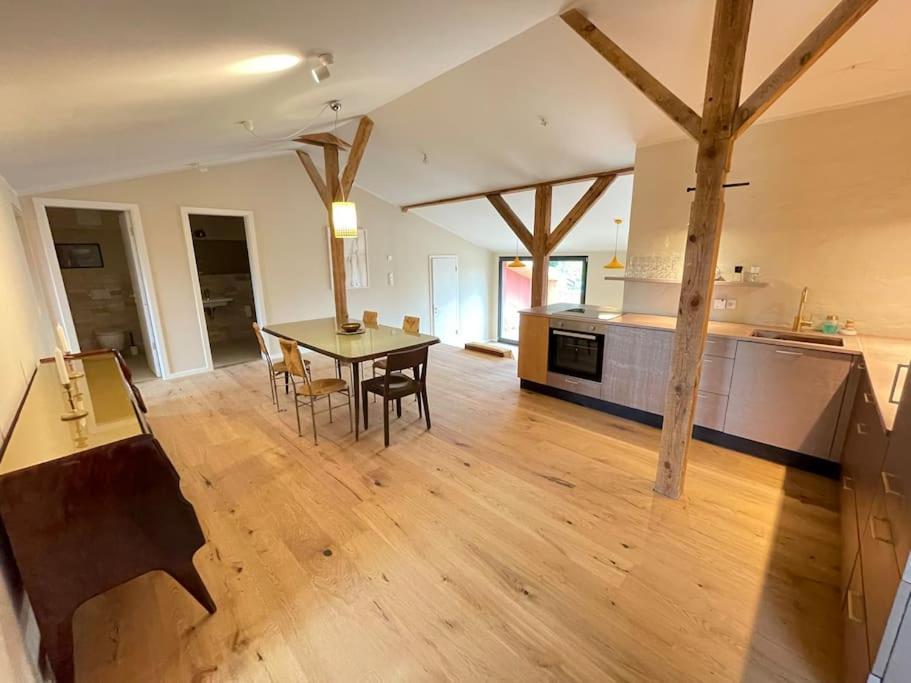 Grosse Wohnung Mit Loggia テンプリーン エクステリア 写真