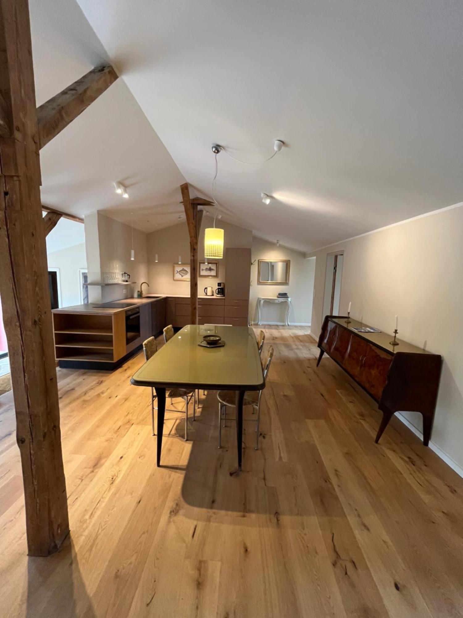 Grosse Wohnung Mit Loggia テンプリーン エクステリア 写真
